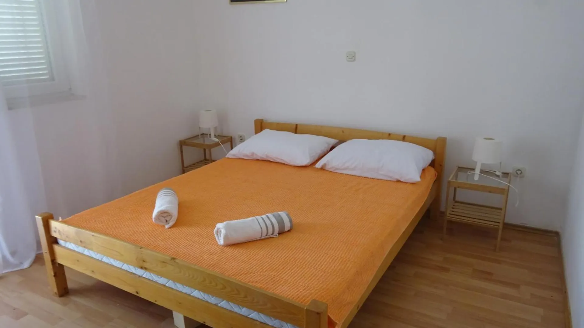 Apartment Guest House Laura Posedarje