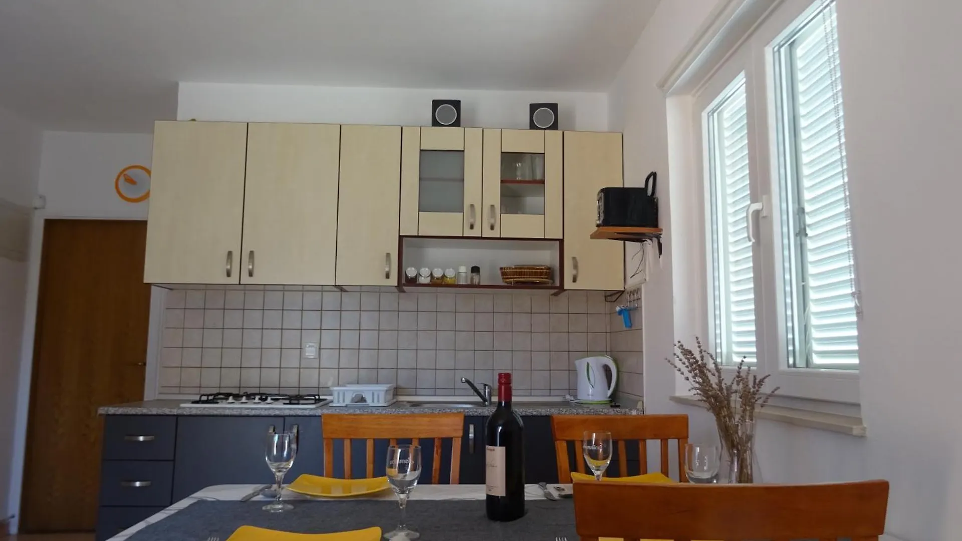 Apartment Guest House Laura Posedarje