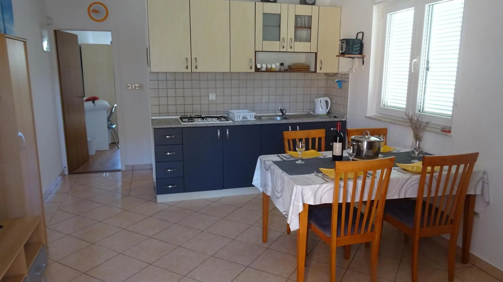 Apartment Guest House Laura Posedarje