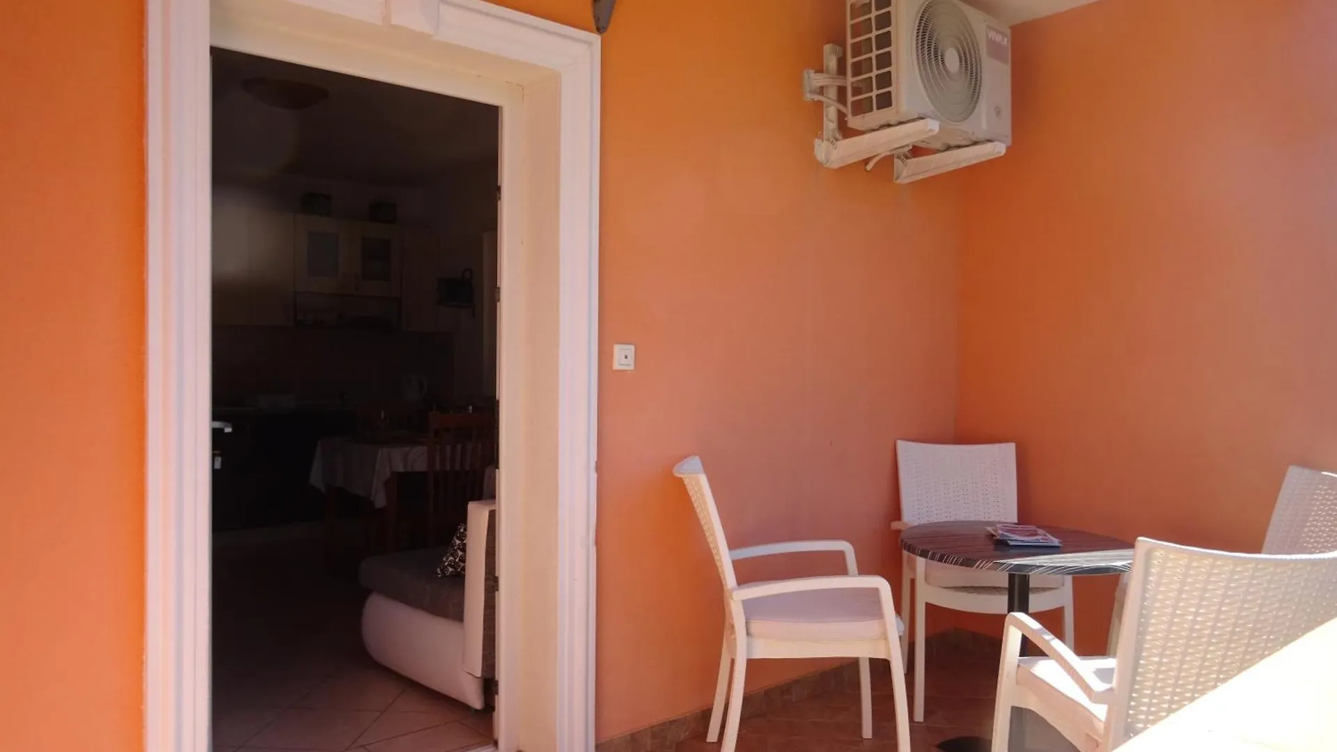 Guest House Laura Posedarje