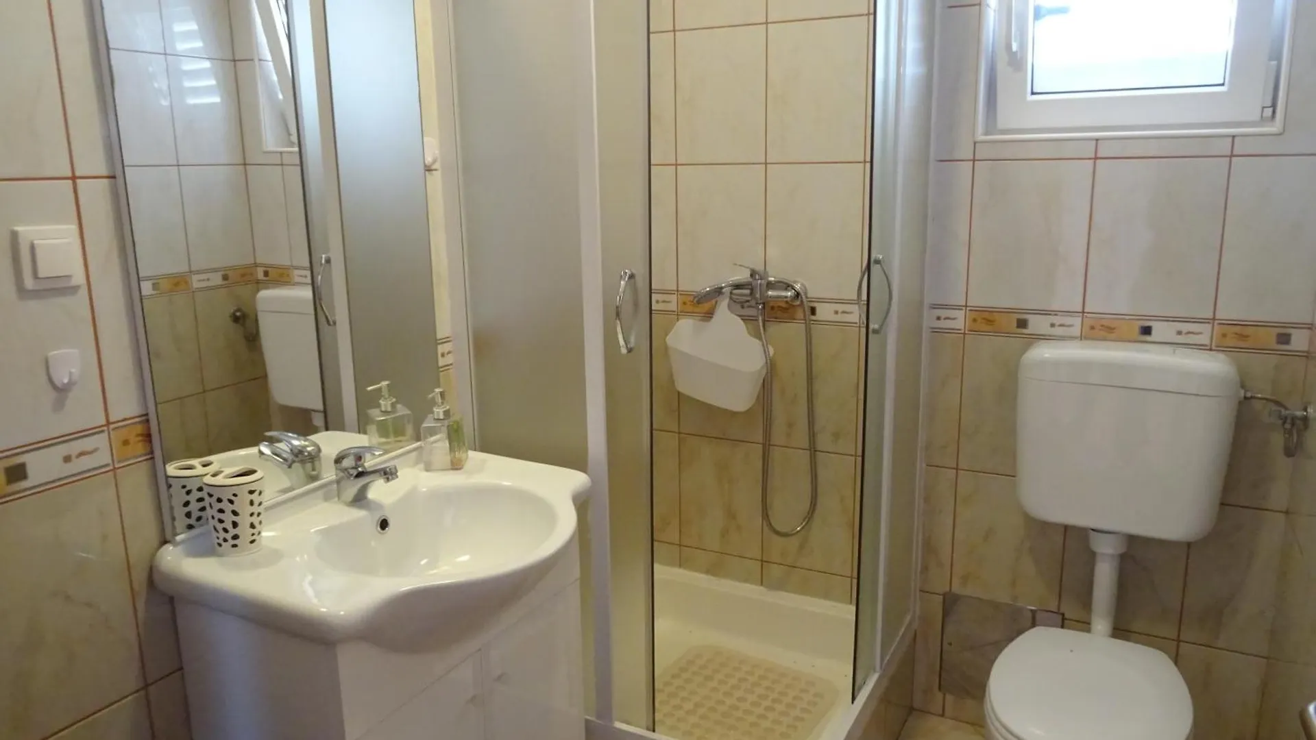Apartment Guest House Laura Posedarje Croatia