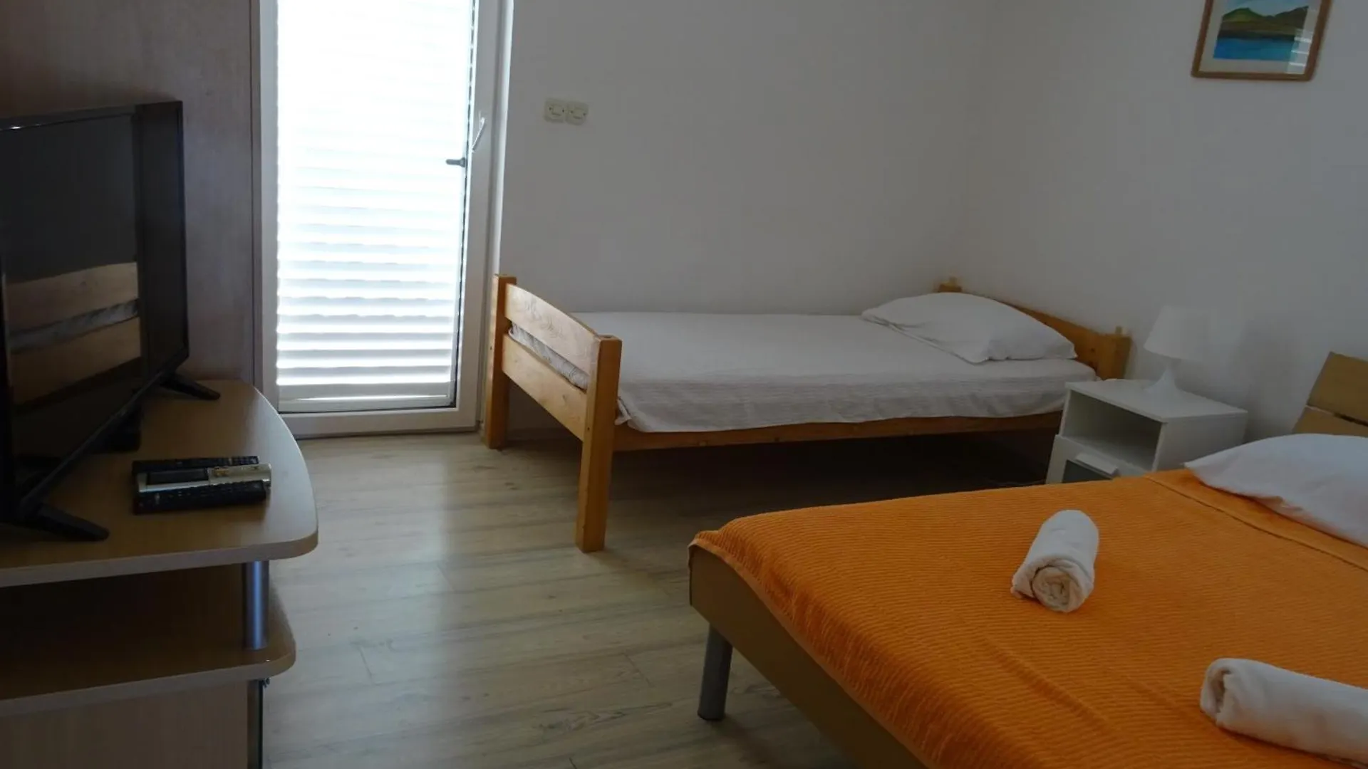 Apartment Guest House Laura Posedarje